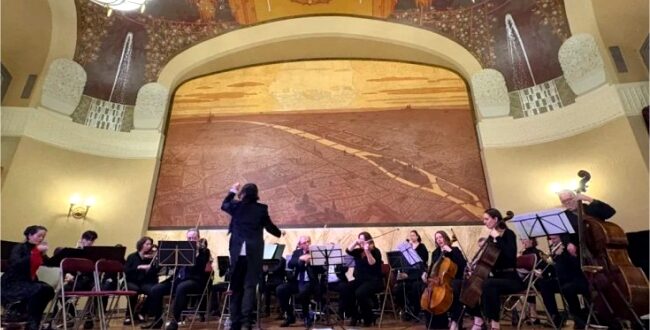【东西视记】知音团与逻各斯乐团在“政府大厅”庆新春 Zhiyin & Logos Chinese New Year at the City Hall